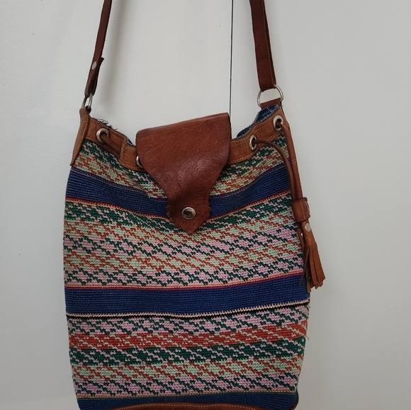 WOVEN HOBO BUCKET CROSSBODY HANDBAG - Picture 4 of 5